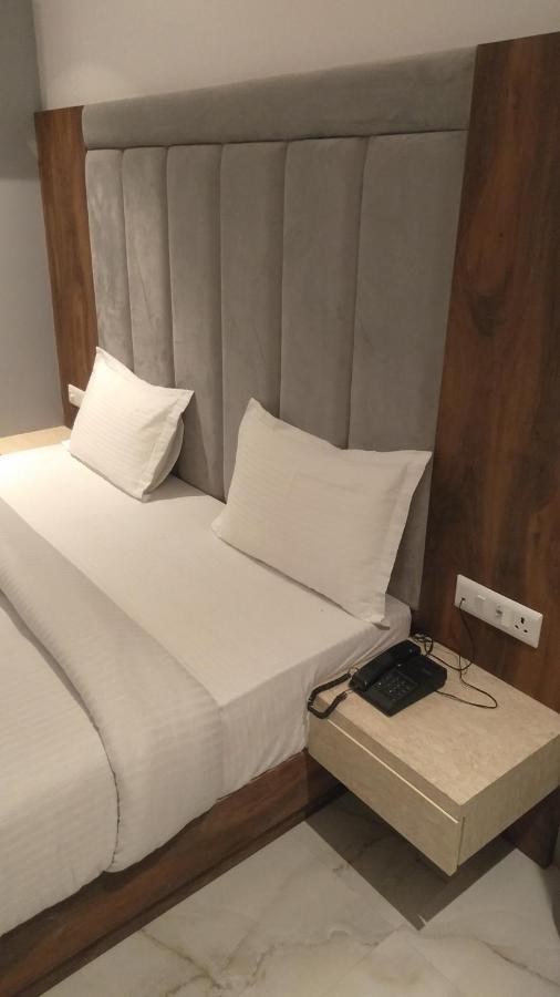 Hotel The Nilsa New Delhi Ngoại thất bức ảnh